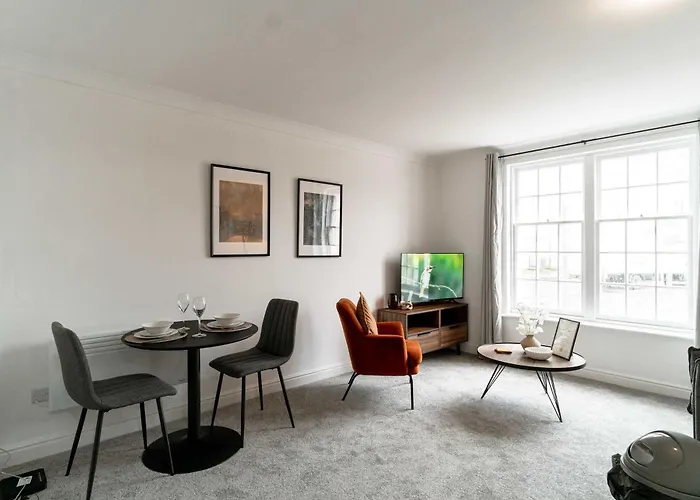 Bright 1 Bed Seaside - Harbour Views 아파트