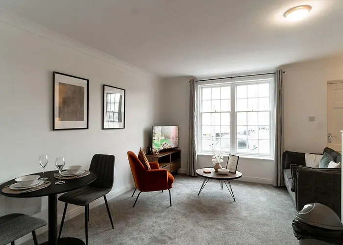 Bright 1 Bed Seaside - Harbour Views *