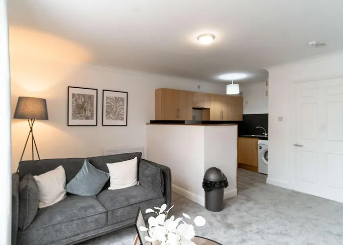 Bright 1 Bed Seaside - Harbour Views Apartment Whitehaven